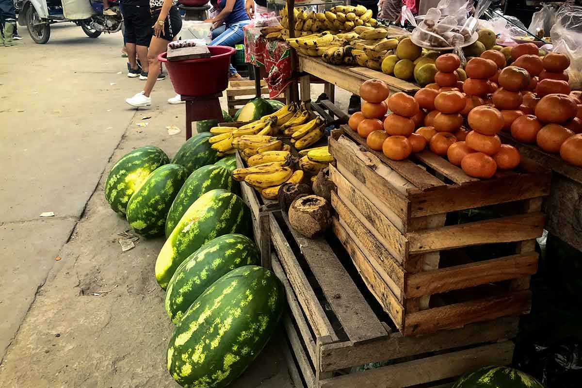 fruit market peru