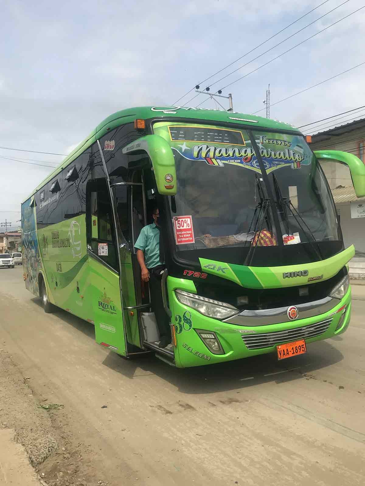 guayaquil to montanita bus