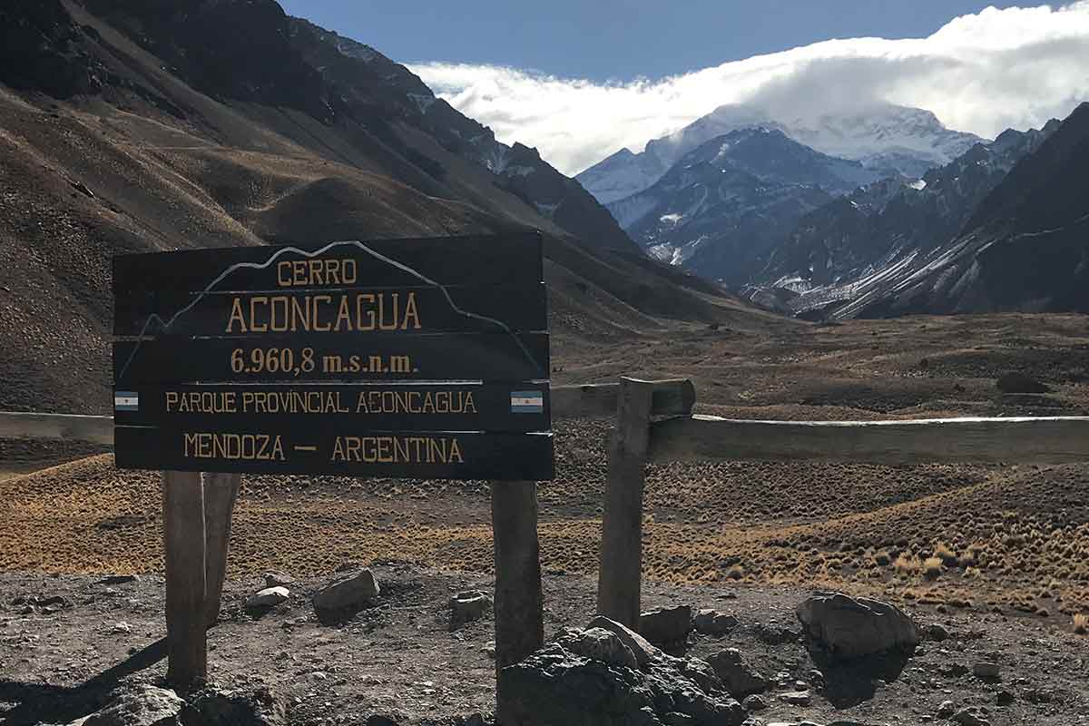 backpacking argentina cerro aconcagua
