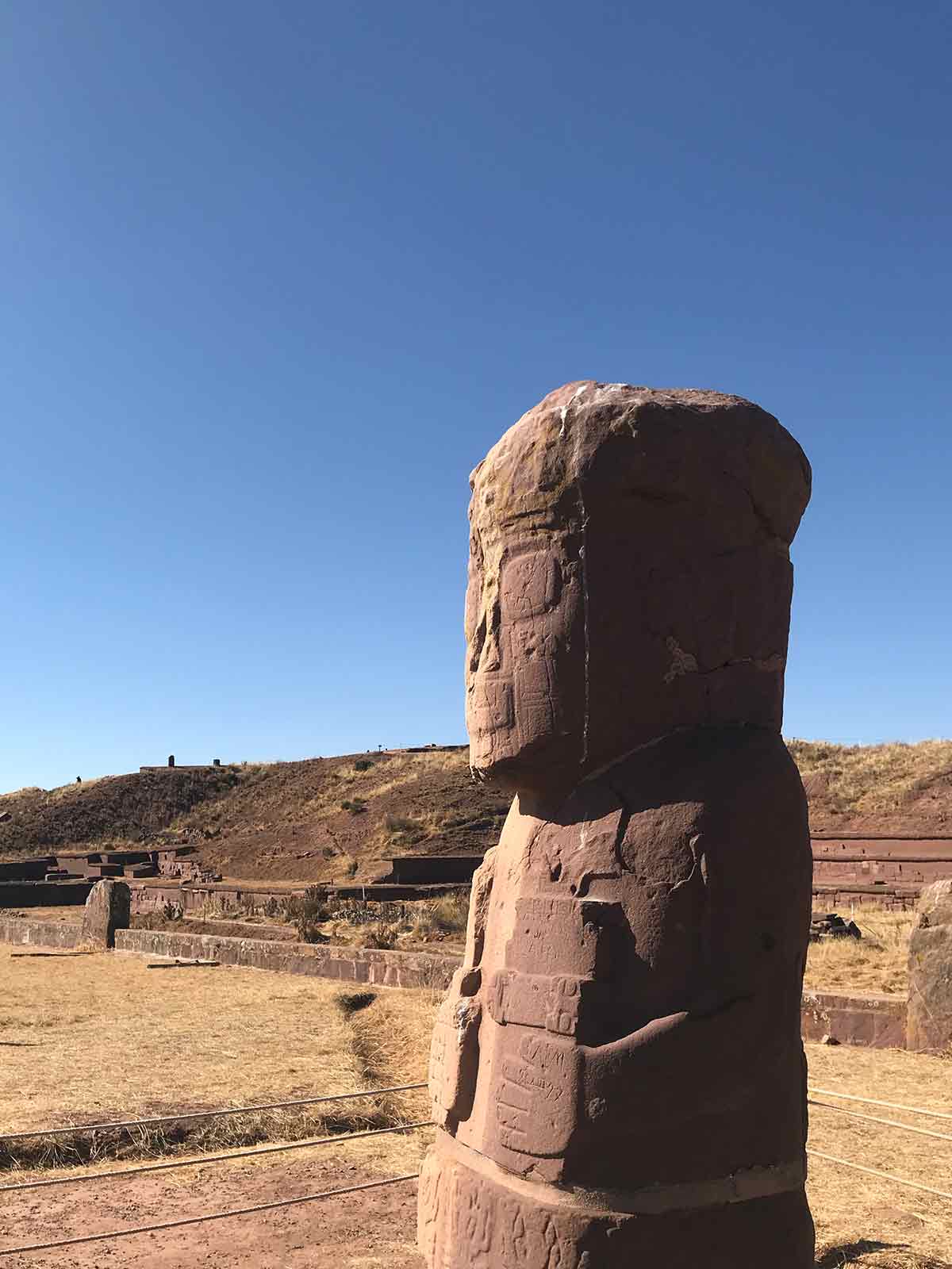 tiwanaku ruins bolivia