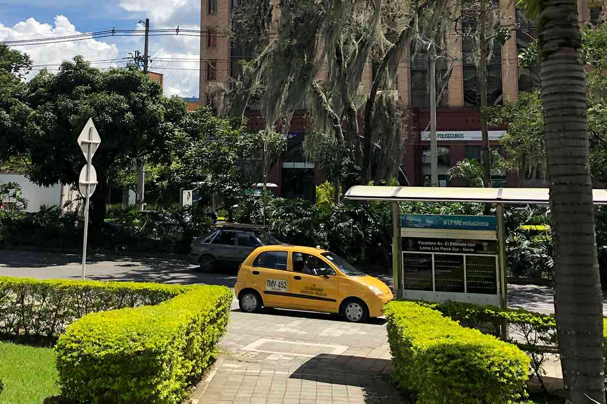 taxi safety in medellin colombia